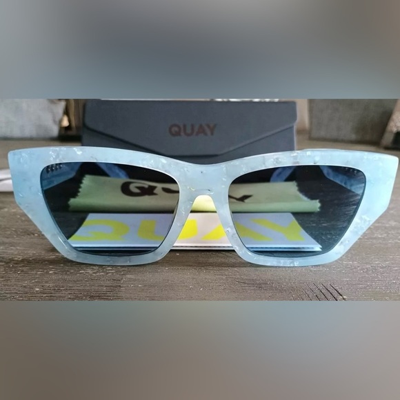 NEW Quay sold out limited edition No Apologies sunglasses 🕶️. - Picture 2 of 5